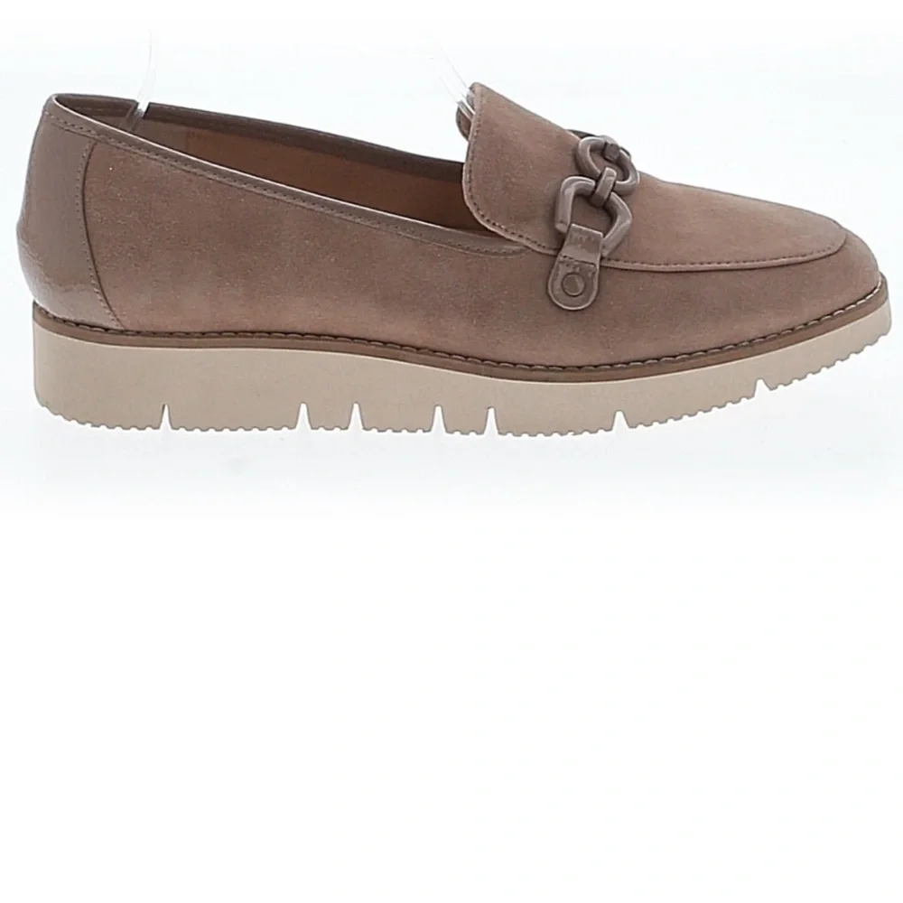 New Alex Marie Taupe Beige Slip On Loafers Chain Detail 1” Lugg Sole Size 9.5M